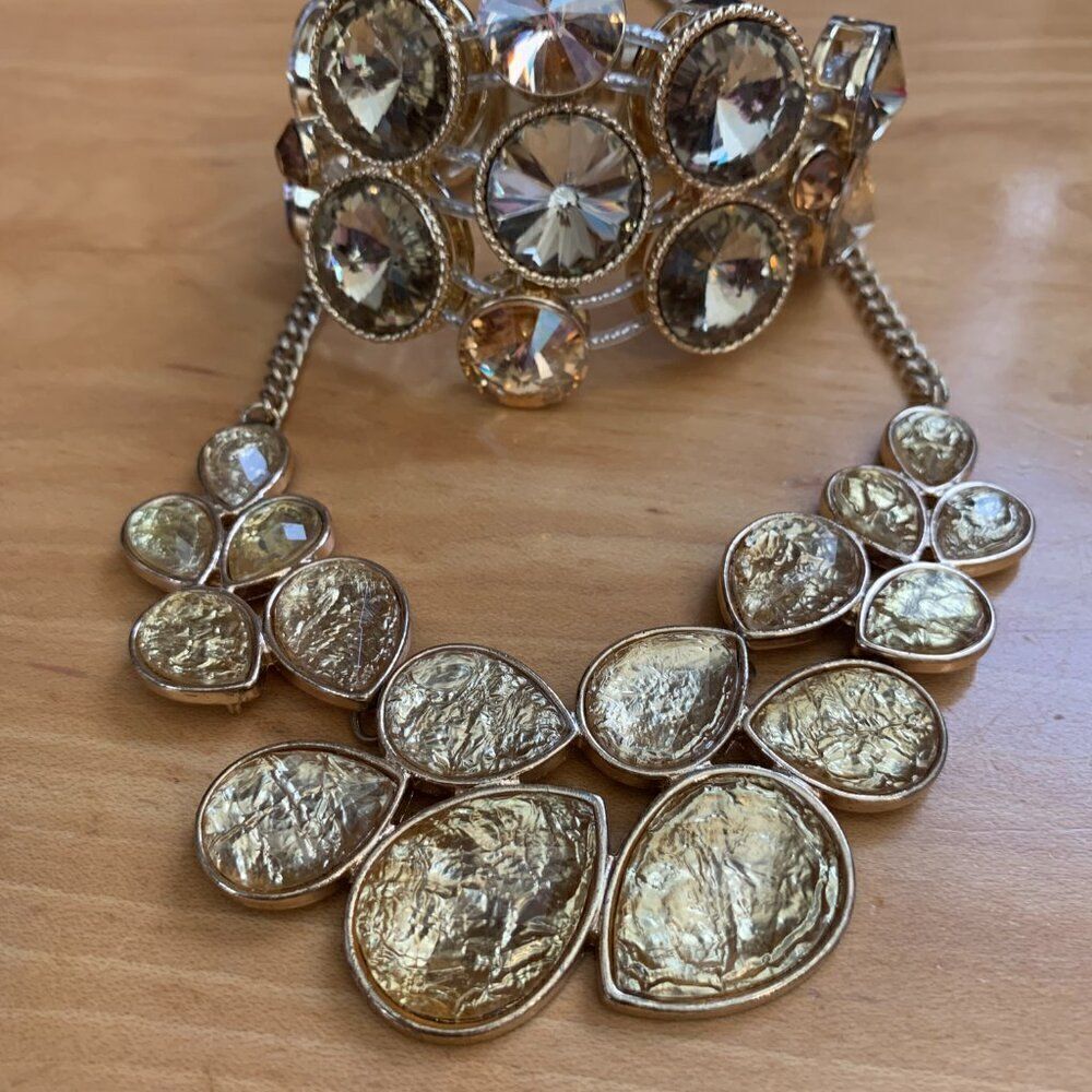 "GLAM" Gold Necklace - Picture 4 of 4